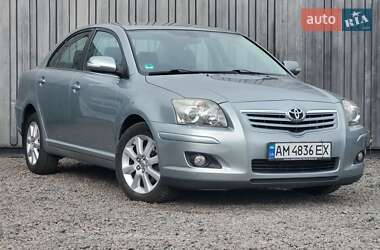 Седан Toyota Avensis 2009 в Сарнах