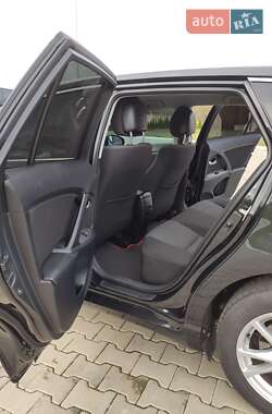 Универсал Toyota Avensis 2010 в 