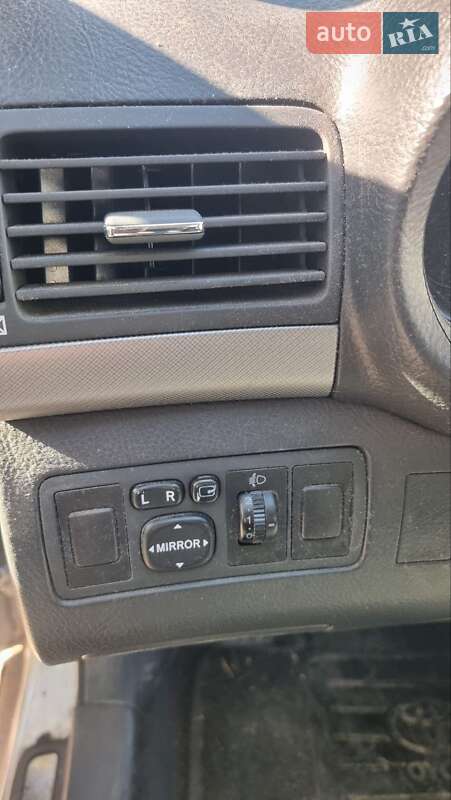 Седан Toyota Avensis 2007 в Львові