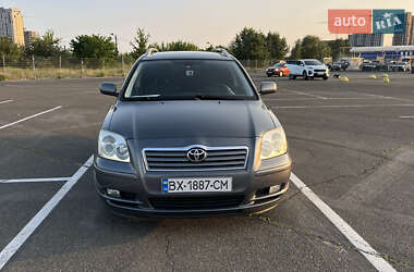 Універсал Toyota Avensis 2004 в Житомирі