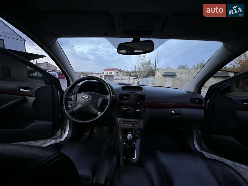 Лифтбек Toyota Avensis 2005 в Костополе