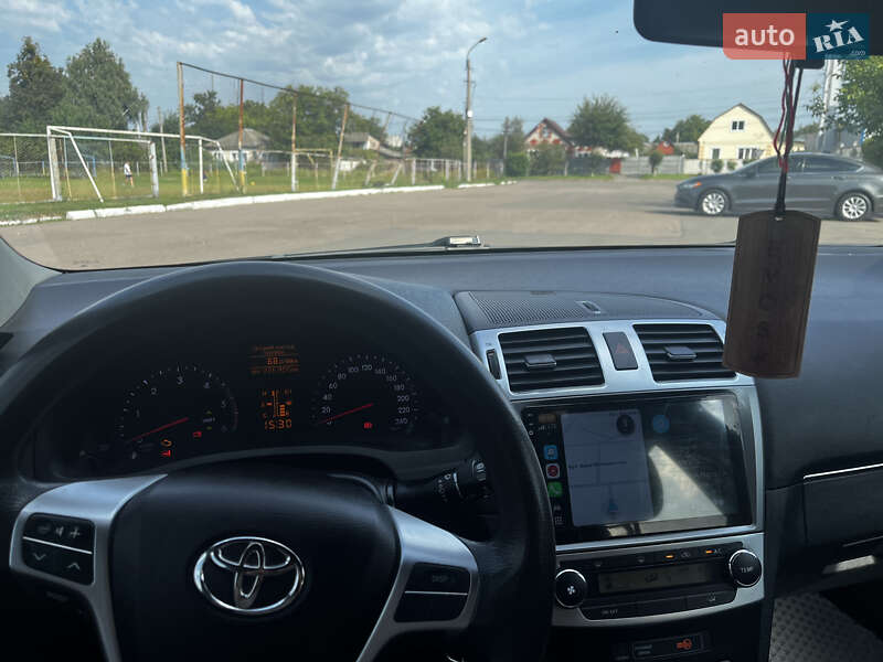 Универсал Toyota Avensis 2012 в 