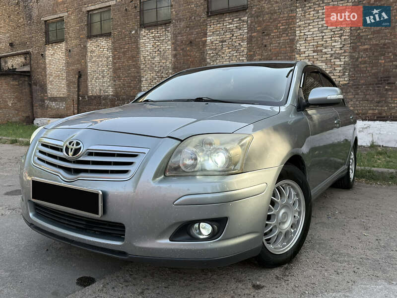 Седан Toyota Avensis 2007 в Запорожье