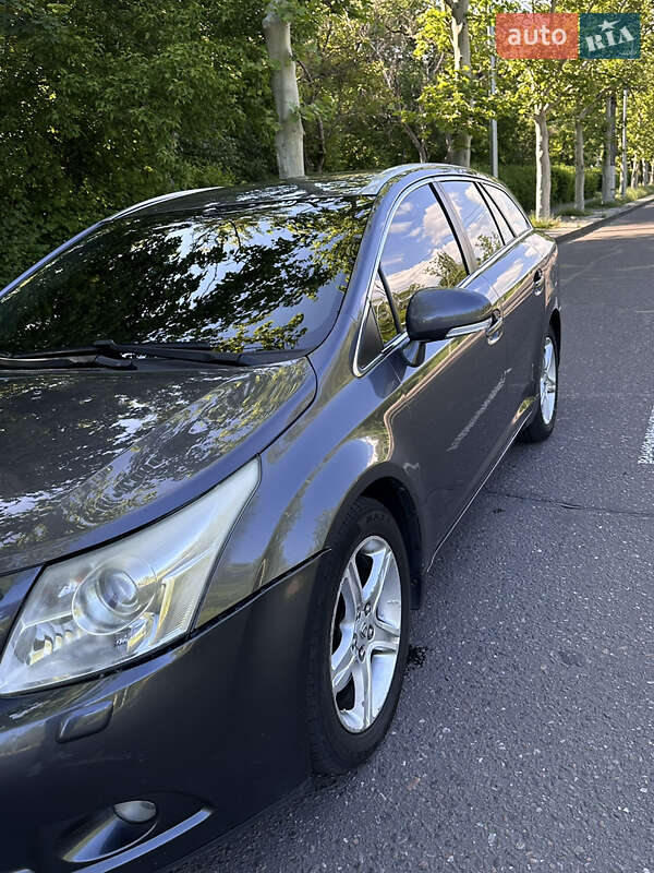 Універсал Toyota Avensis 2011 в Одесі