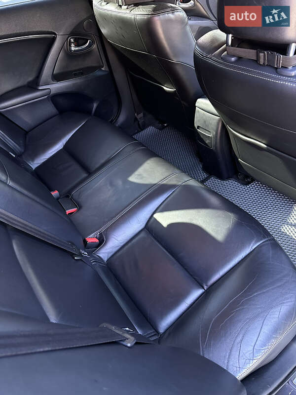 Універсал Toyota Avensis 2011 в Одесі