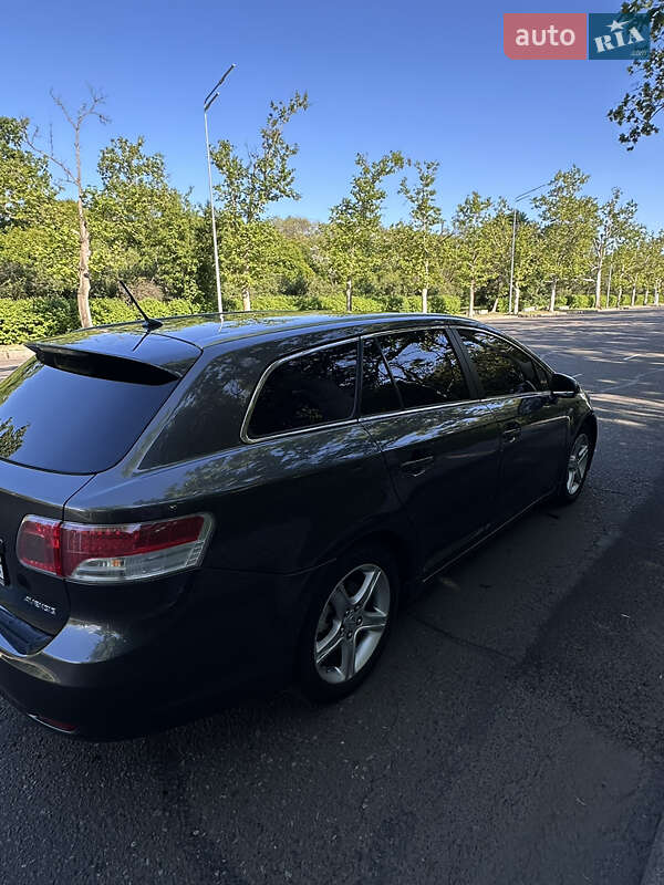 Універсал Toyota Avensis 2011 в Одесі