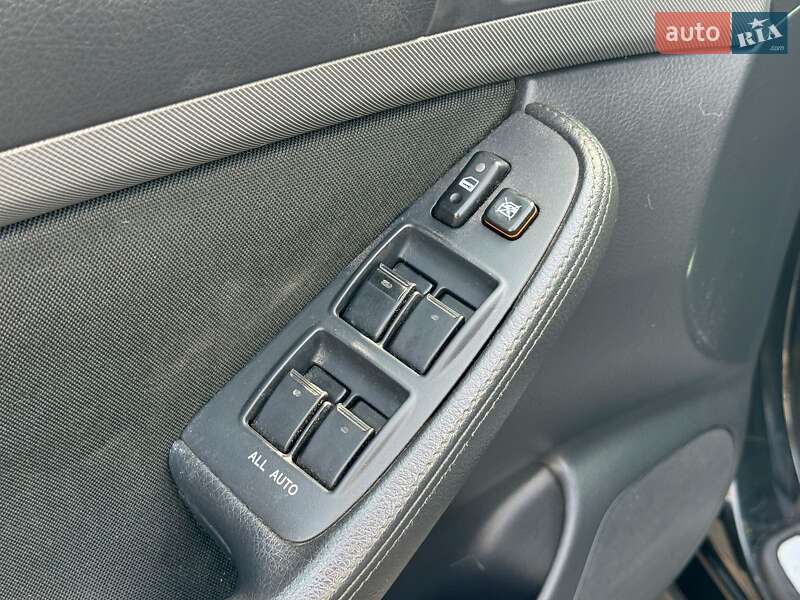 Седан Toyota Avensis 2007 в Виннице