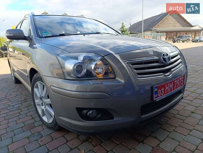 Универсал Toyota Avensis 2007 в Сарнах
