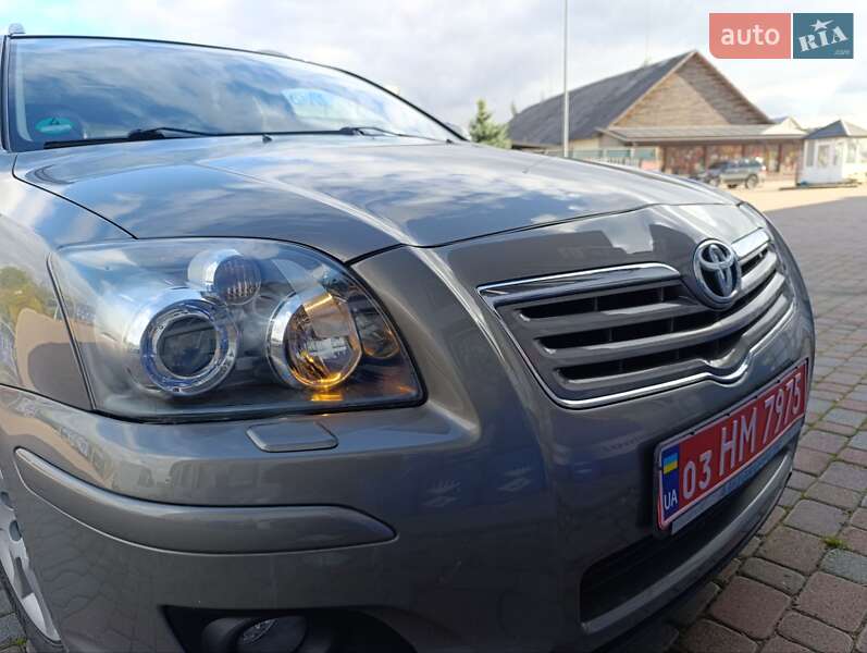 Универсал Toyota Avensis 2007 в Сарнах