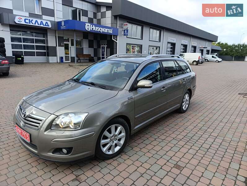 Универсал Toyota Avensis 2007 в Сарнах