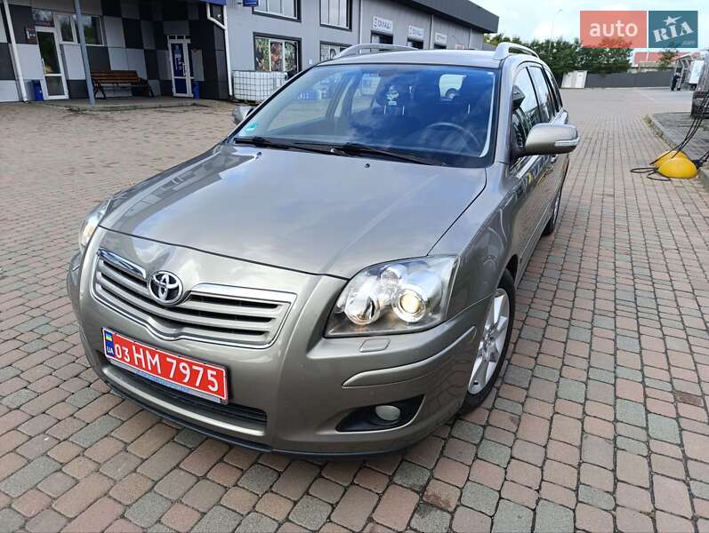 Универсал Toyota Avensis 2007 в Сарнах