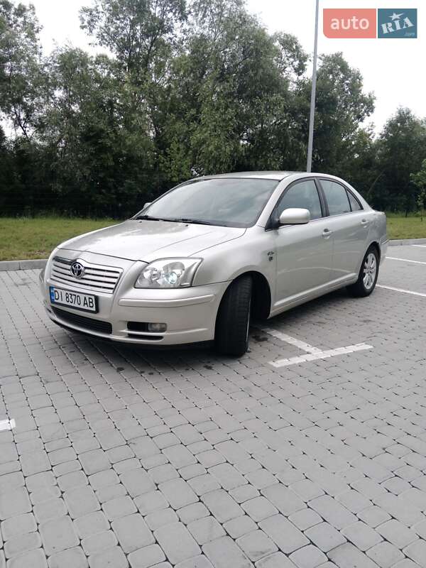 Седан Toyota Avensis 2003 в Львові