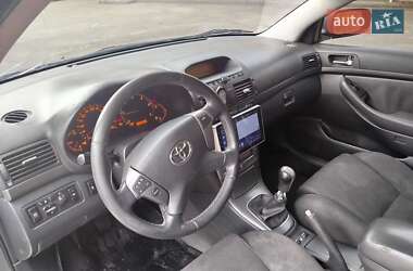 Универсал Toyota Avensis 2003 в  фото 15 Универсал Toyota Avensis 2003 в