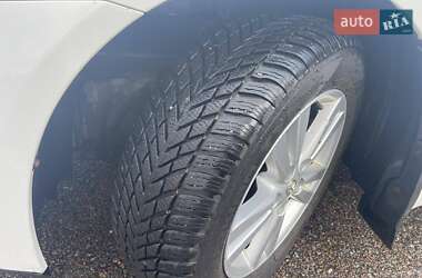 Седан Toyota Avensis 2012 в 