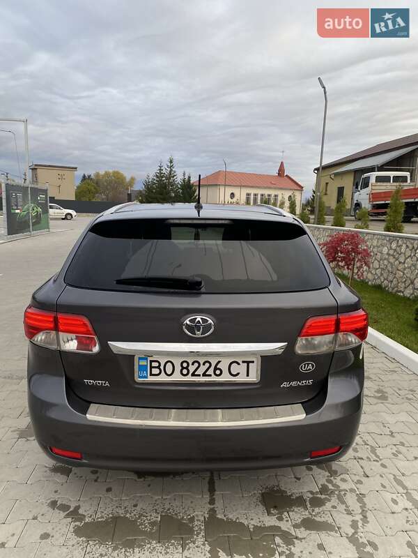 Універсал Toyota Avensis 2011 в Тернополі