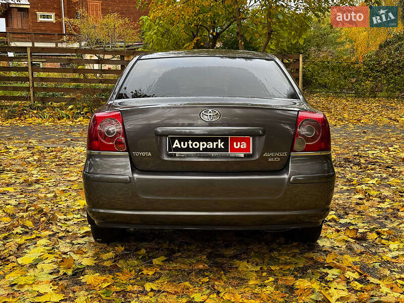 Седан Toyota Avensis 2008 в Киеве