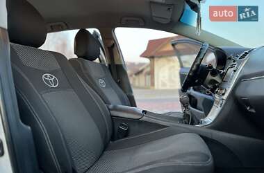 Универсал Toyota Avensis 2012 в 