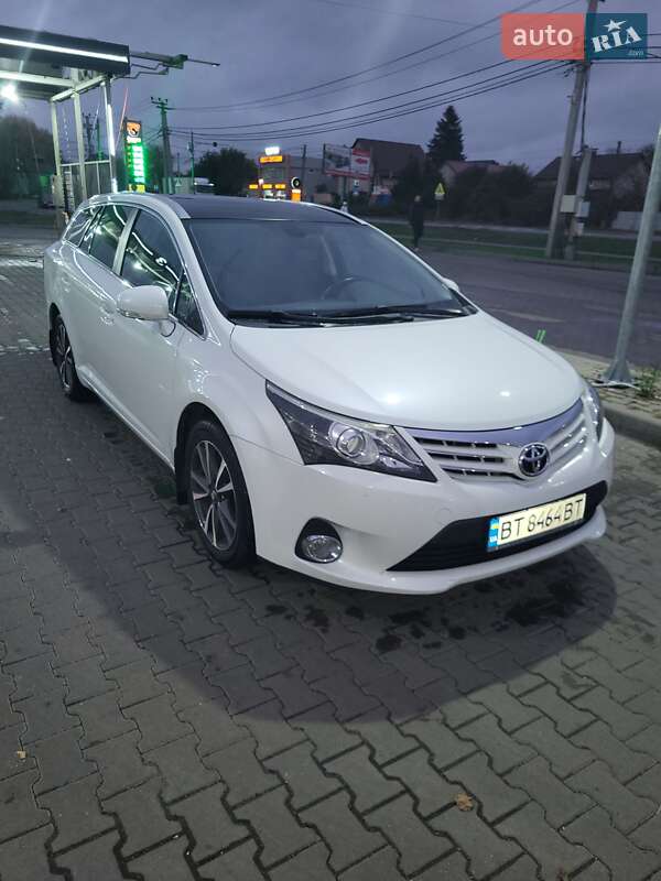 Универсал Toyota Avensis 2015 в Киеве фото Универсал Toyota Avensis 2015 в Киеве