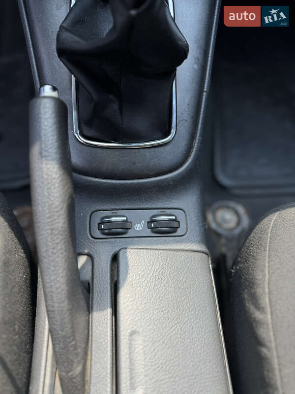 Універсал Toyota Avensis 2003 в Дніпрі