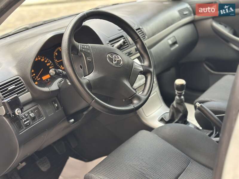 Седан Toyota Avensis 2007 в Дрогобичі