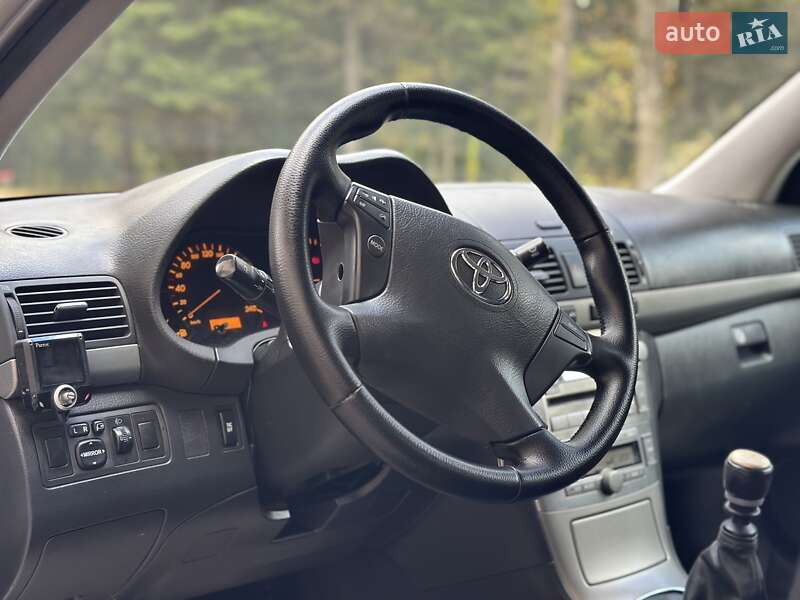 Седан Toyota Avensis 2007 в Дрогобичі