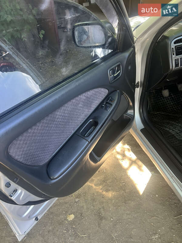 Седан Toyota Avensis 2002 в Одессе фото 5 Седан Toyota Avensis 2002 в Одессе