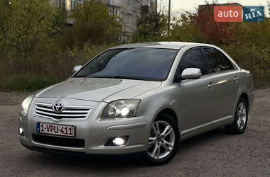 Седан Toyota Avensis 2008 в Ровно