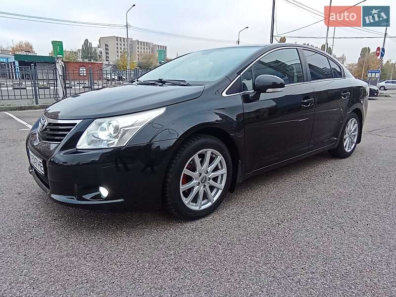Седан Toyota Avensis 2011 в Харькове