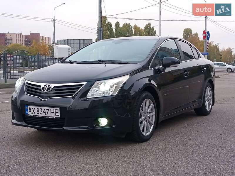 Седан Toyota Avensis 2011 в Харькове