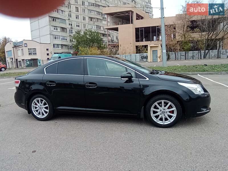Седан Toyota Avensis 2011 в Харькове