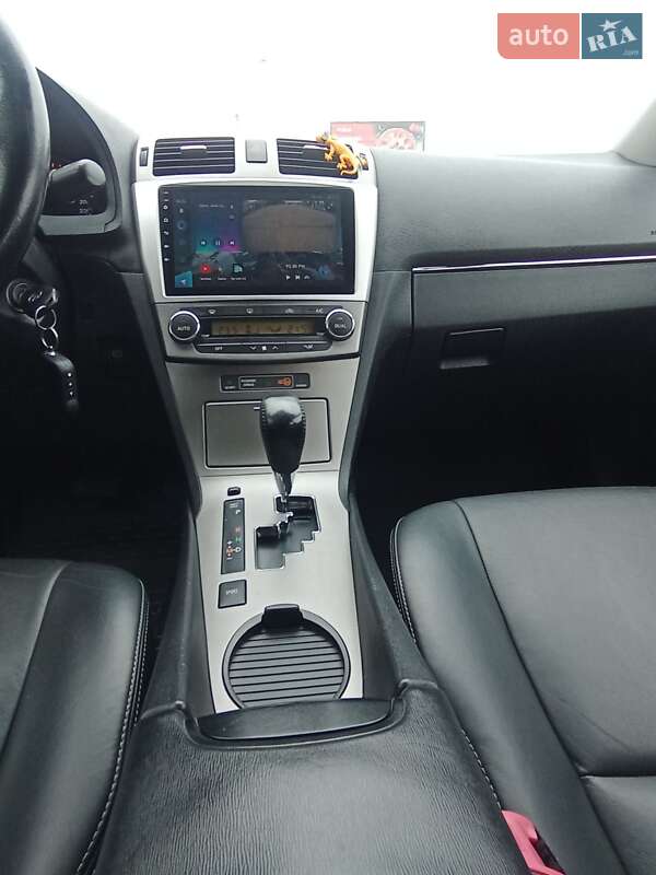 Седан Toyota Avensis 2011 в Харькове