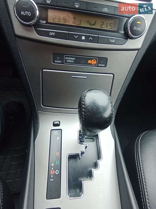 Седан Toyota Avensis 2011 в Харькове