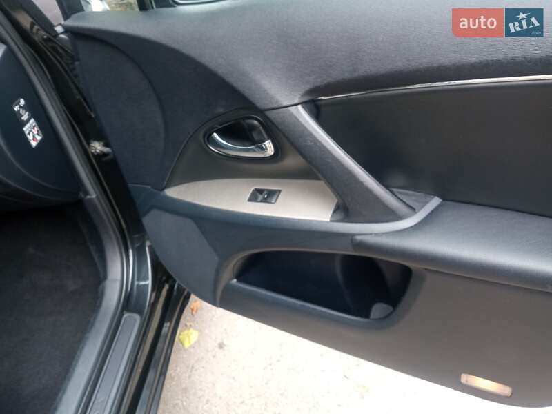 Седан Toyota Avensis 2011 в Харькове