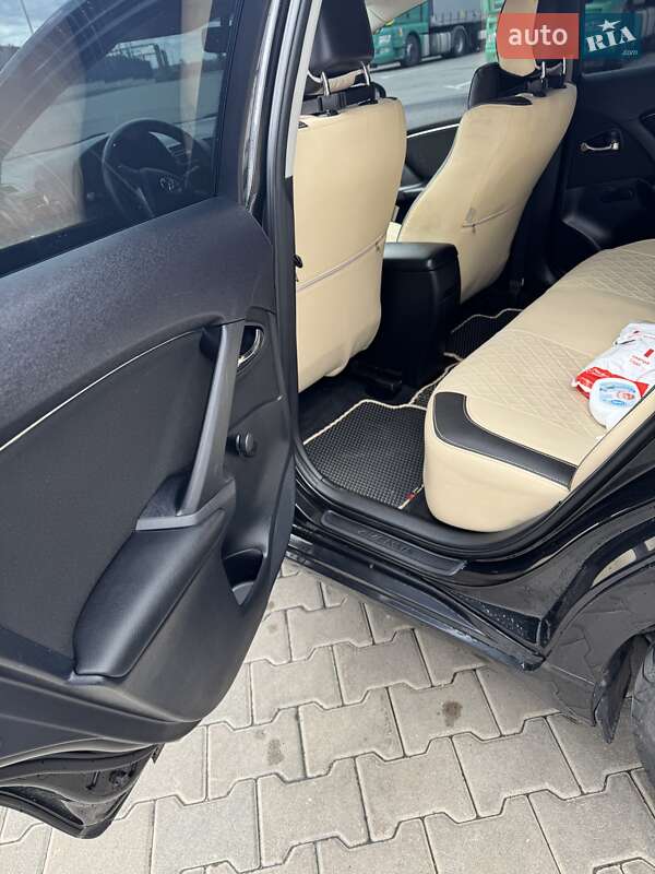 Седан Toyota Avensis 2009 в Рожище