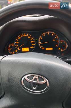 Универсал Toyota Avensis 2003 в  фото 2 Универсал Toyota Avensis 2003 в