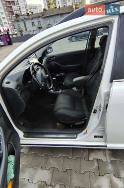 Универсал Toyota Avensis 2003 в  фото 9 Универсал Toyota Avensis 2003 в