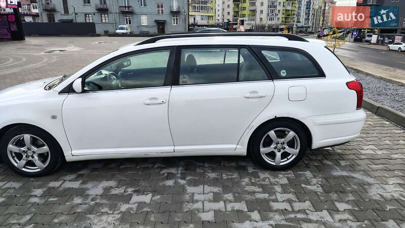 Універсал Toyota Avensis 2003 в Львові