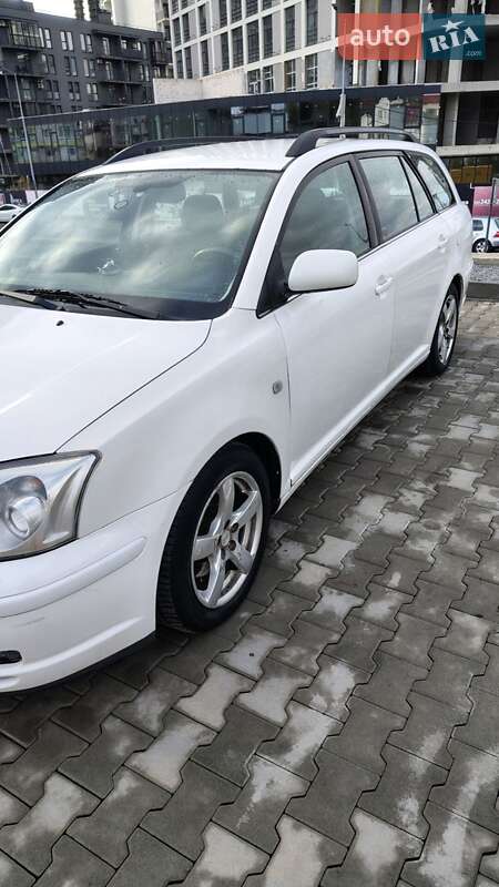 Універсал Toyota Avensis 2003 в Львові