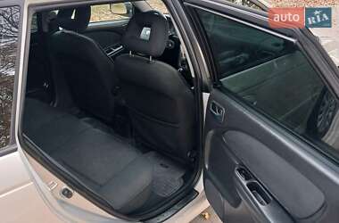 Универсал Toyota Avensis 2001 в  фото 6 Универсал Toyota Avensis 2001 в