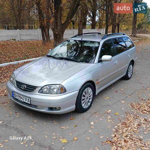 Универсал Toyota Avensis 2001 в  фото Универсал Toyota Avensis 2001 в