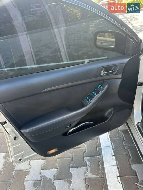 Седан Toyota Avensis 2003 в Кривом Роге фото 7 Седан Toyota Avensis 2003 в Кривом Роге