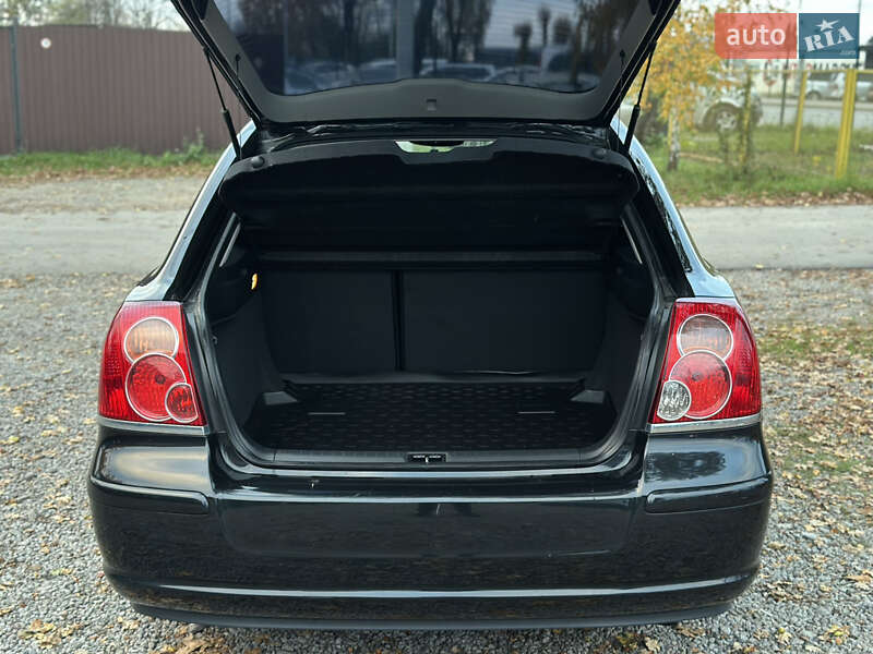 Лифтбек Toyota Avensis 2007 в Виннице