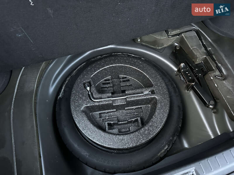 Лифтбек Toyota Avensis 2007 в Виннице