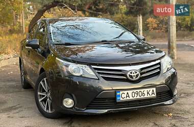 Седан Toyota Avensis 2012 в Черкасах