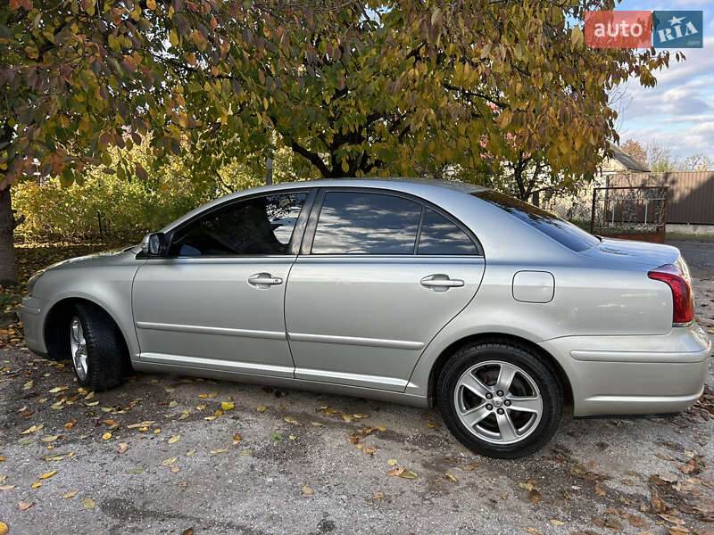 Седан Toyota Avensis 2008 в Сокирянах