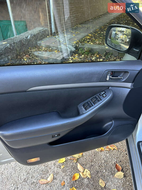 Седан Toyota Avensis 2008 в Сокирянах