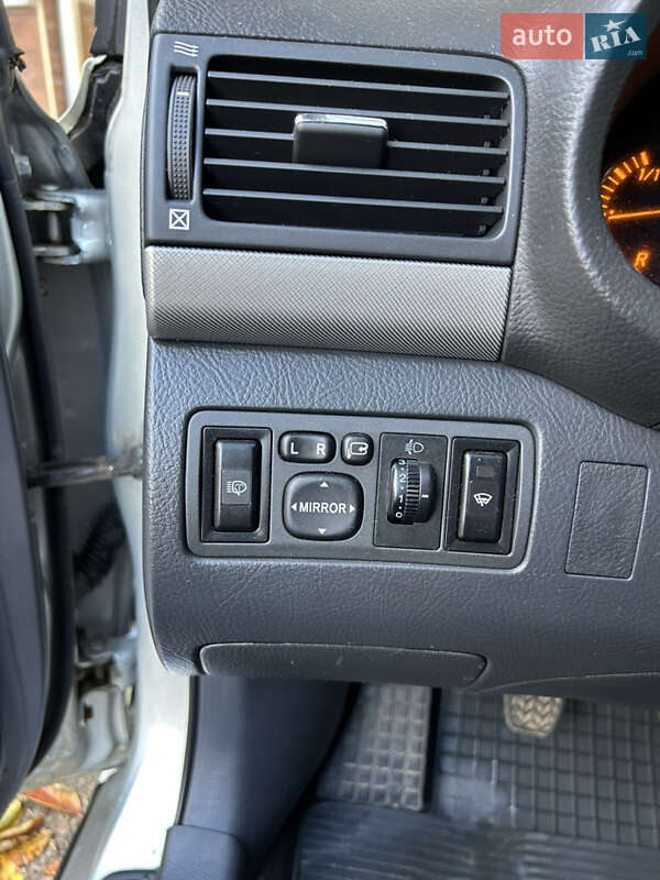 Седан Toyota Avensis 2008 в Сокирянах