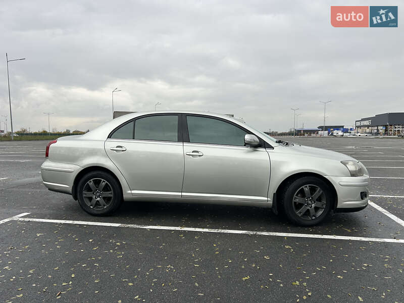 Седан Toyota Avensis 2006 в Днепре