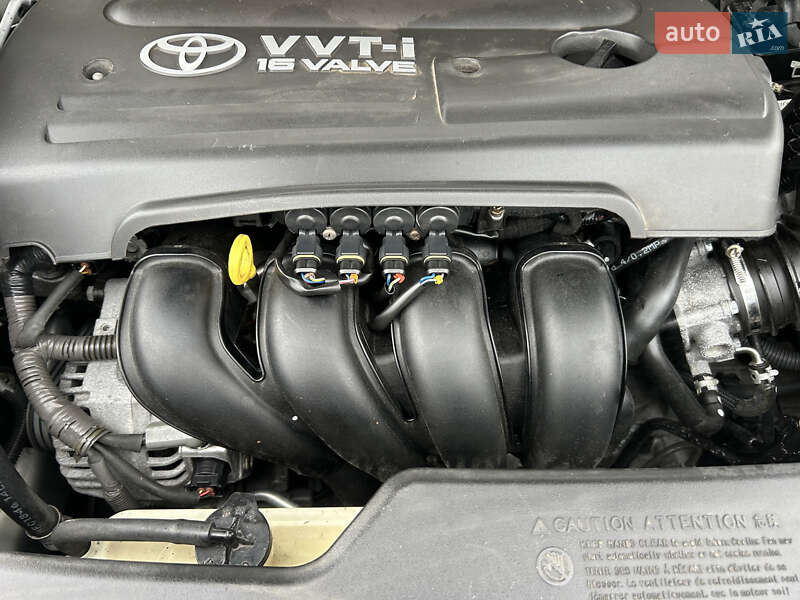 Седан Toyota Avensis 2006 в Днепре