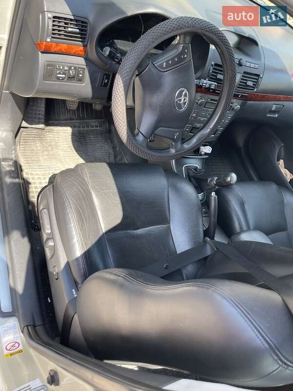 Универсал Toyota Avensis 2003 в Виннице фото 4 Универсал Toyota Avensis 2003 в Виннице